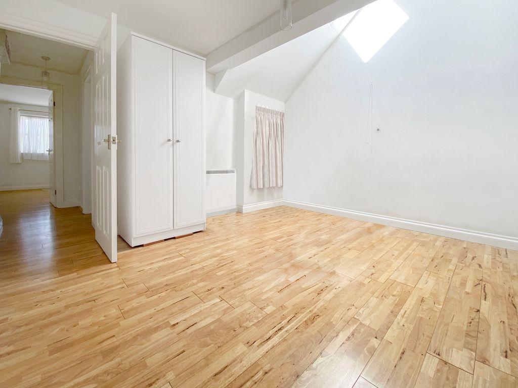 Bedroom 1 (Double)