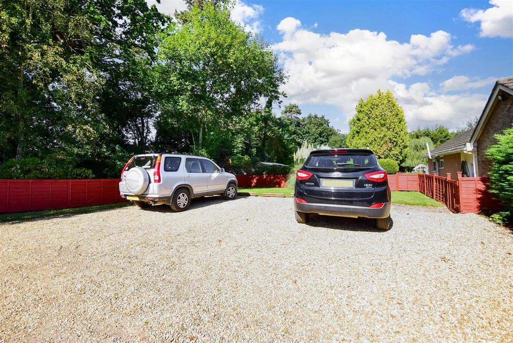 Driveway/Parking