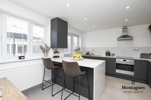 10 Hampden Close, North Weald, Epping, CM16 6JX