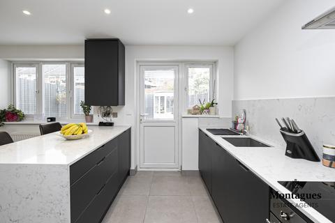 10 Hampden Close, North Weald, Epping, CM16 6JX