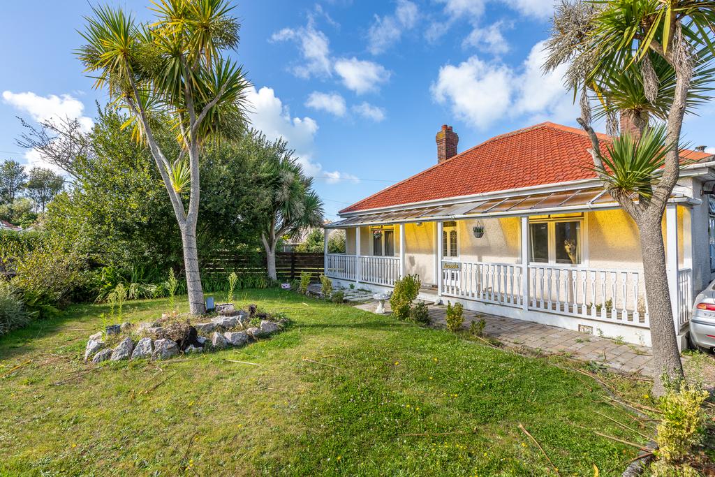 Le Francais, Vale, Guernsey Plot £625,000