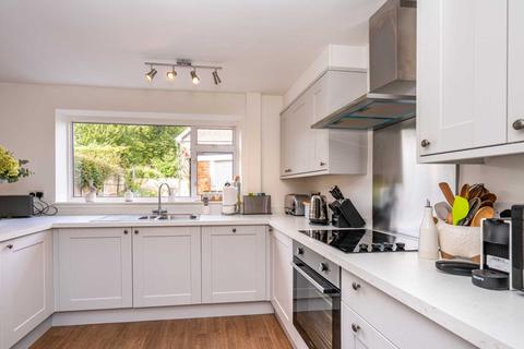 9 Peartree Road, Hemel Hempstead, HP1 3QN