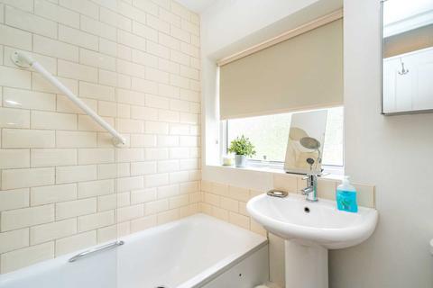 9 Peartree Road, Hemel Hempstead, HP1 3QN