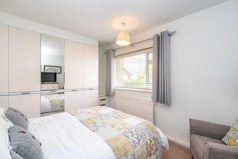 9 Peartree Road, Hemel Hempstead, HP1 3QN