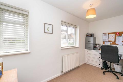 9 Peartree Road, Hemel Hempstead, HP1 3QN