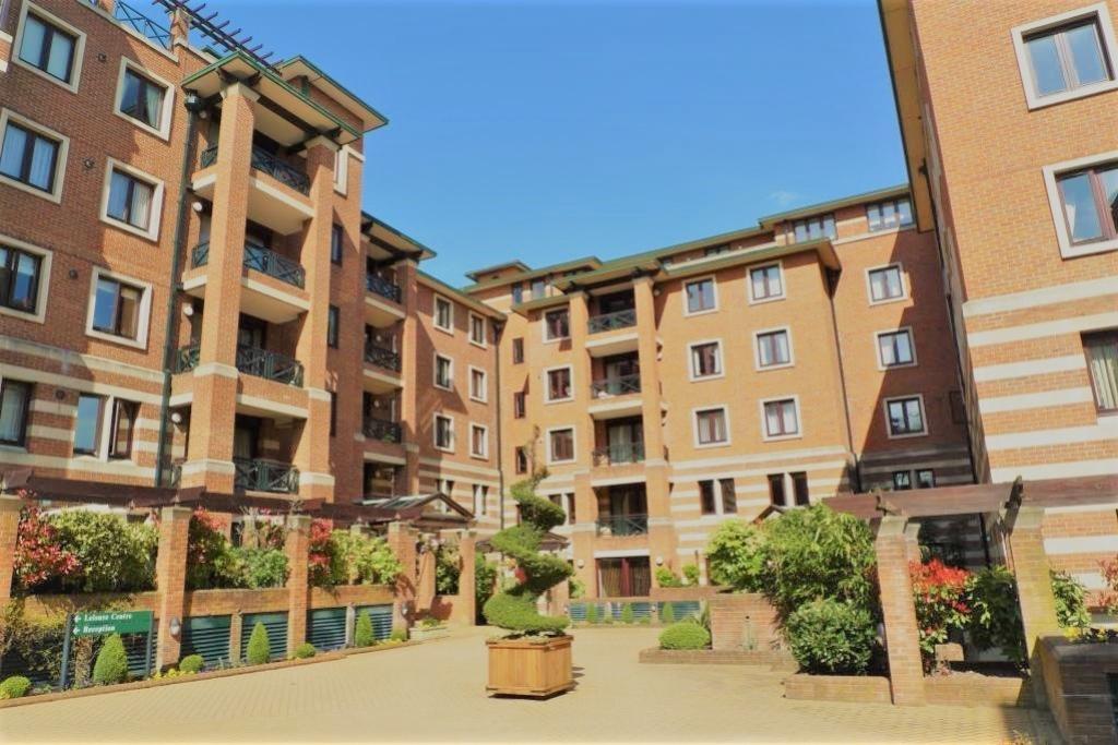 Chasewood Park Harrow, Greater... 3 bed apartment £2,200 pcm (£508 pw)