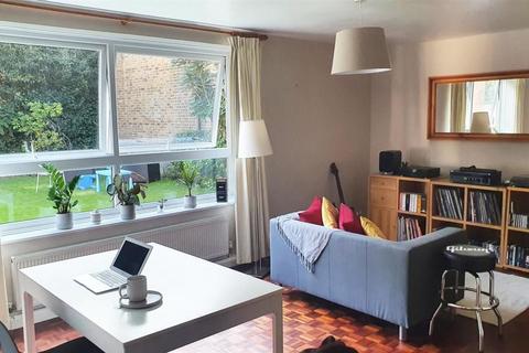 1, Spire Court Onslow Road, Richmond, TW10 6QG