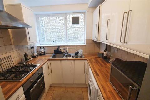 1, Spire Court Onslow Road, Richmond, TW10 6QG