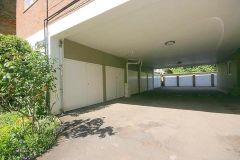 1, Spire Court Onslow Road, Richmond, TW10 6QG