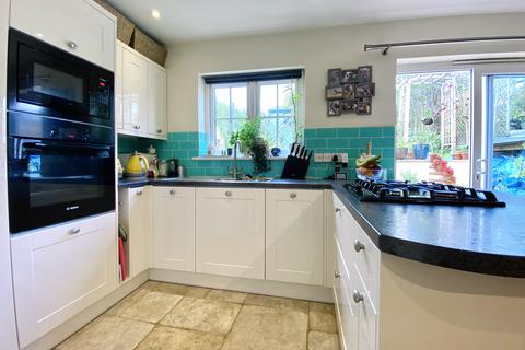 12 Netherton Road, Padstow, PL28 8EG