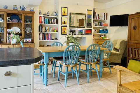 12 Netherton Road, Padstow, PL28 8EG