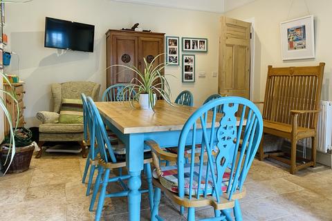 12 Netherton Road, Padstow, PL28 8EG