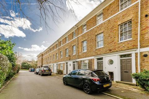 4 bedroom townhouse to rent, Langford Green, London, SE5