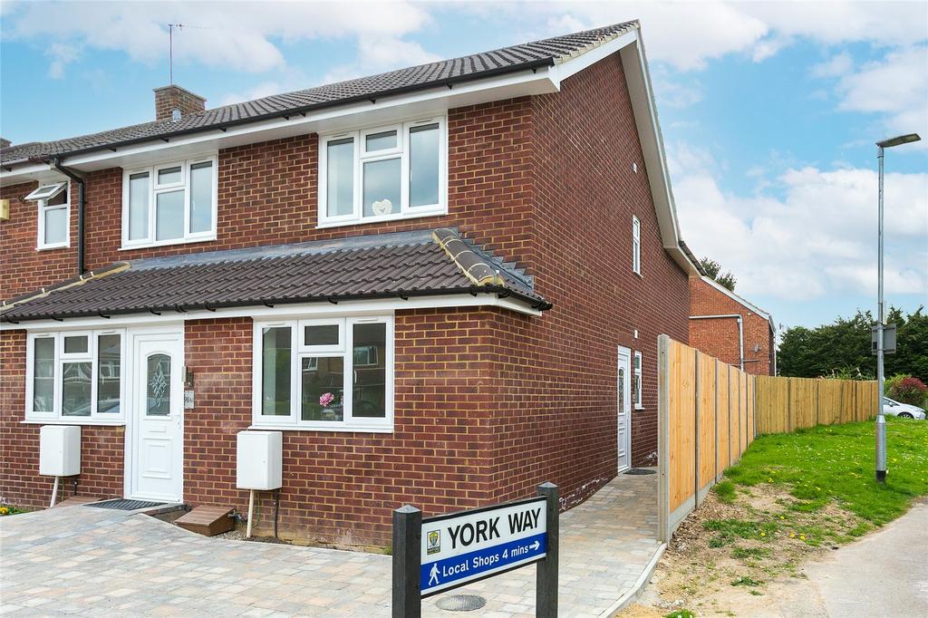 Westlea Avenue, Watford... 2 bed end of terrace house £425,000