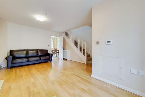 4 Cranesbill Close, London, SW16 5QL