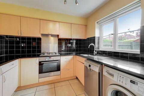 4 Cranesbill Close, London, SW16 5QL