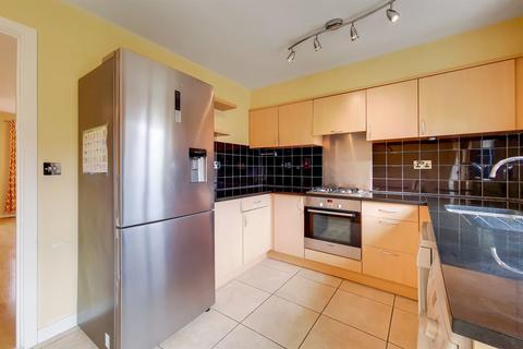 4 Cranesbill Close, London, SW16 5QL