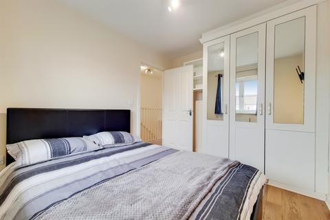 4 Cranesbill Close, London, SW16 5QL