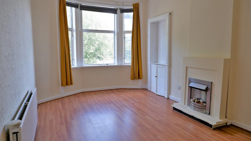 Paisley Road, Barrhead G78 2 bed flat £67,000