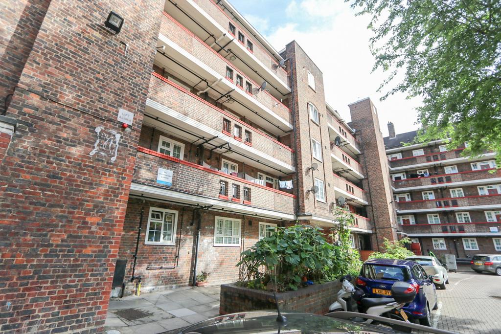 Two Bedroom Flat walking distance from Elephant a