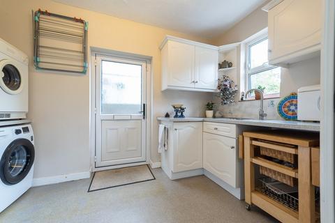 2 Holland Way, Bromley, BR2 7DN