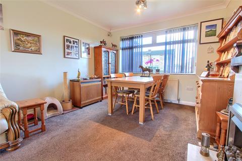 3 bedroom bungalow for sale - Middleton Avenue, Thornaby
