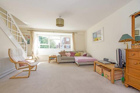 29 Stuart Road, Richmond, TW10 7QU
