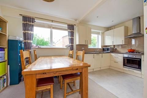29 Stuart Road, Richmond, TW10 7QU