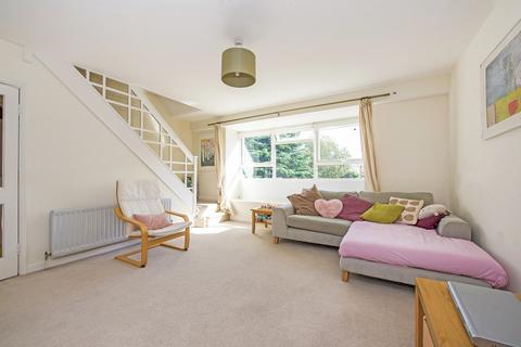 29 Stuart Road, Richmond, TW10 7QU