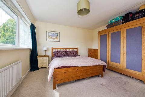 29 Stuart Road, Richmond, TW10 7QU