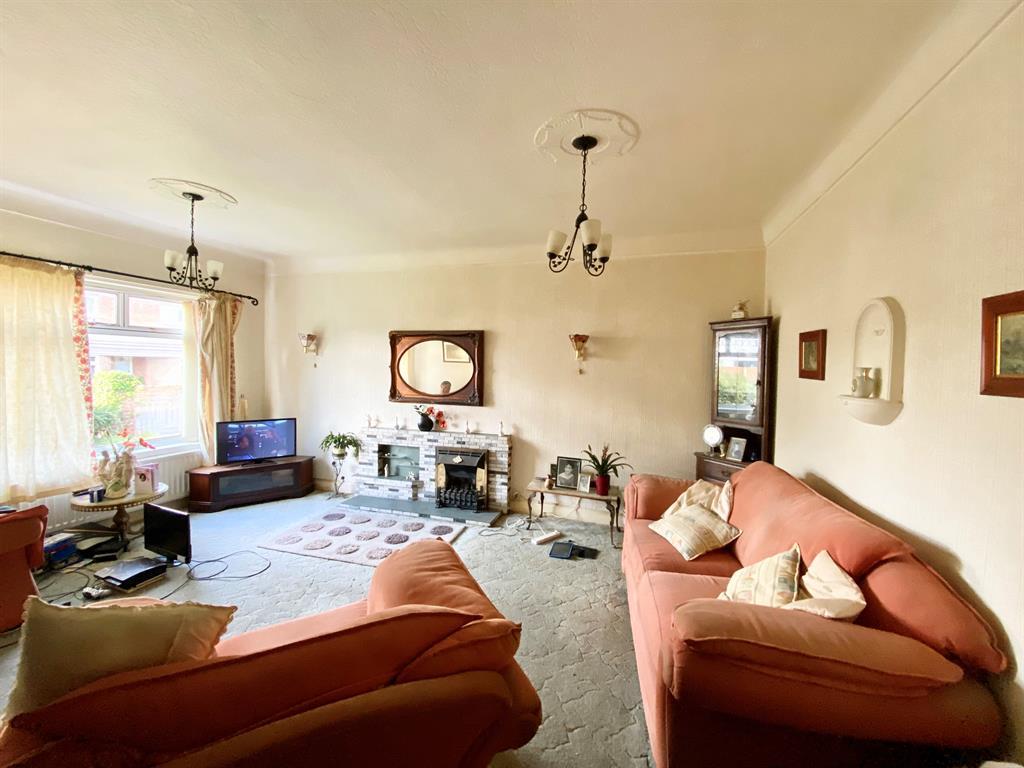 Thames Gardens, Ellesmere Port, Cheshire 3 bed detached bungalow £280,000