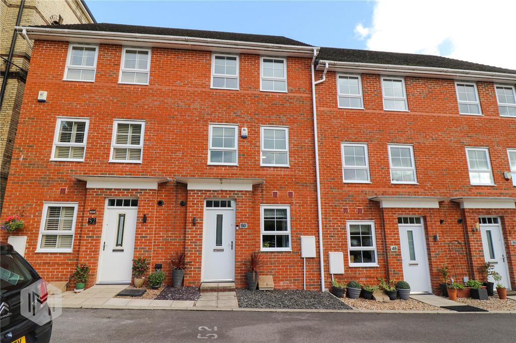 Holden Drive, Pendlebury, Swinton... 4 bed terraced house £270,000