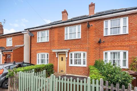 72b Kings Road, Godalming, GU7 3ES