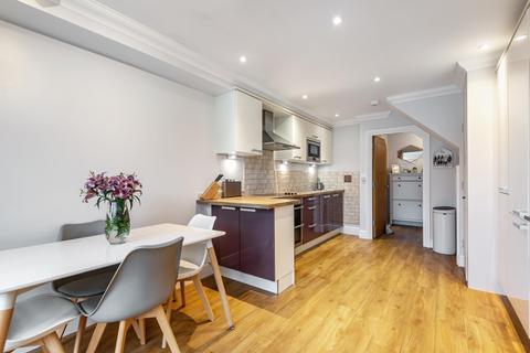 72b Kings Road, Godalming, GU7 3ES