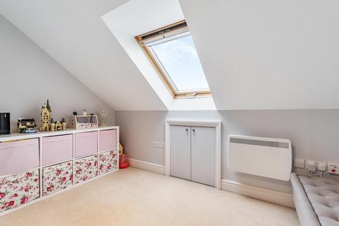 72b Kings Road, Godalming, GU7 3ES