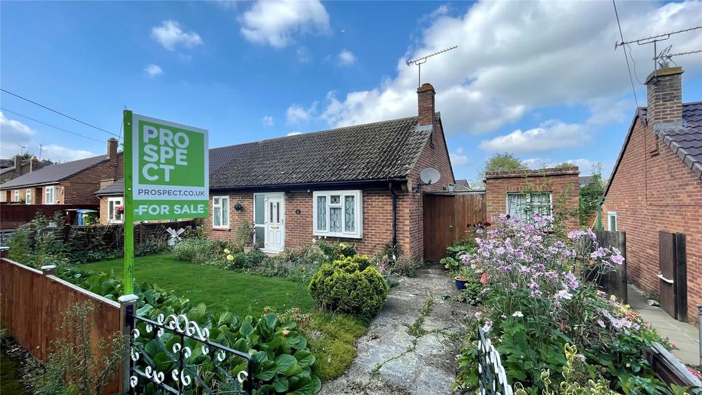 Forest Road, Binfield, Bracknell, RG42 2 bed bungalow £350,000
