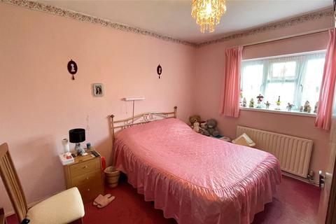 71 Forest Road, Binfield, Bracknell, RG42 4HA