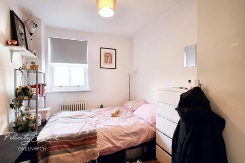 2 bedroom apartment to rent, Trafalgar Road, London