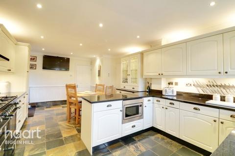 13 Edward Road, Biggin Hill, Westerham, TN16 3HN