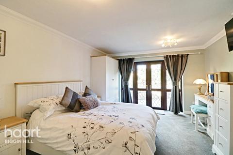 13 Edward Road, Biggin Hill, Westerham, TN16 3HN