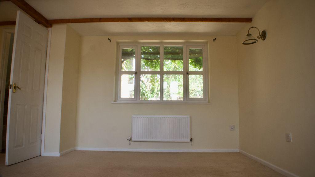 Bedroom 2 (Double)