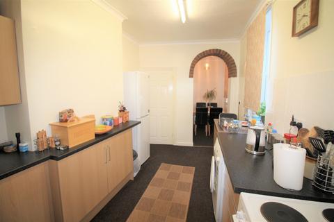 2 bedroom maisonette to rent, Comberton Road, Kidderminster, DY10