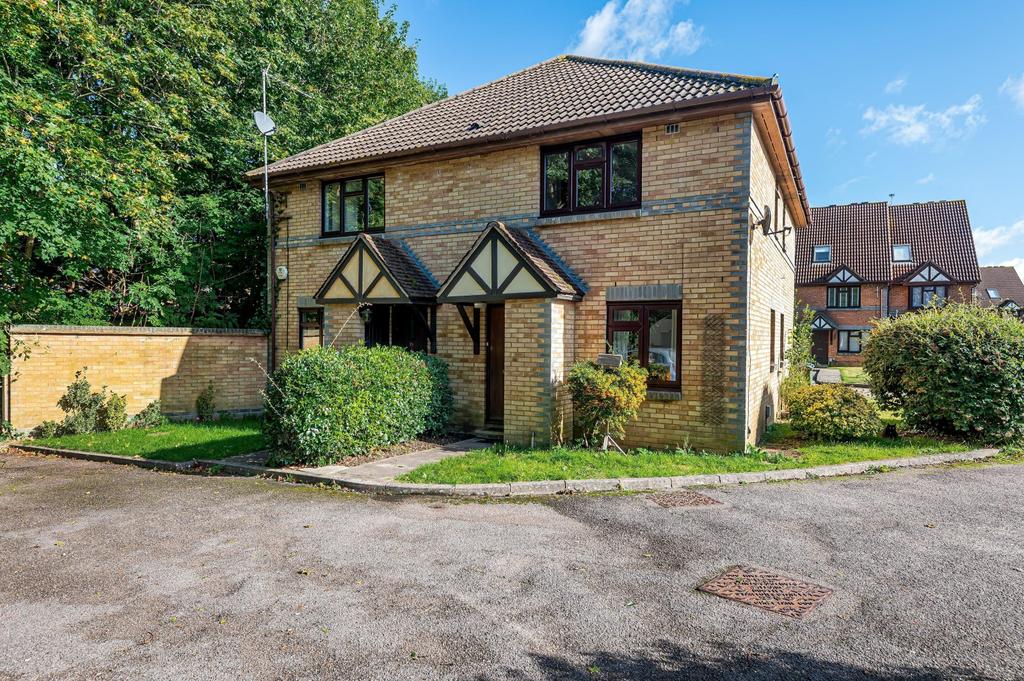 Cotts Wood Drive, Guildford, GU4 1 bed house £925 pcm (£213 pw)