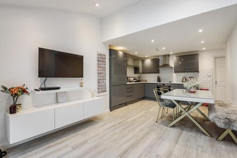 9 Bonnersfield, Long Crendon, Aylesbury, HP18 9DJ