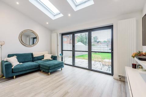 9 Bonnersfield, Long Crendon, Aylesbury, HP18 9DJ