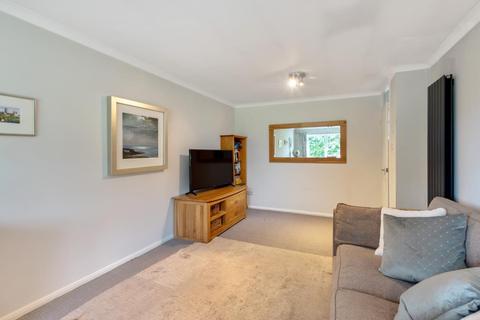 27 Chalgrove Road, Thame, OX9 3TF