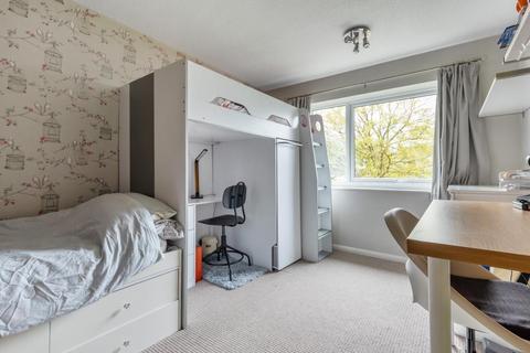 27 Chalgrove Road, Thame, OX9 3TF