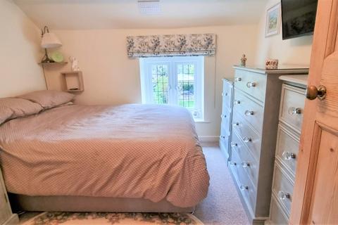 Flat 2, Perrys Manor Perrys Gardens, West Hill, Ottery St Mary, EX11 1XA