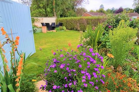 Flat 2, Perrys Manor Perrys Gardens, West Hill, Ottery St Mary, EX11 1XA