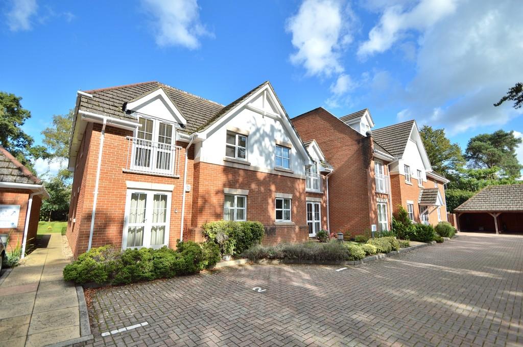 Baddesley Road, Chandler's Ford 2 bed ground floor flat £237,500
